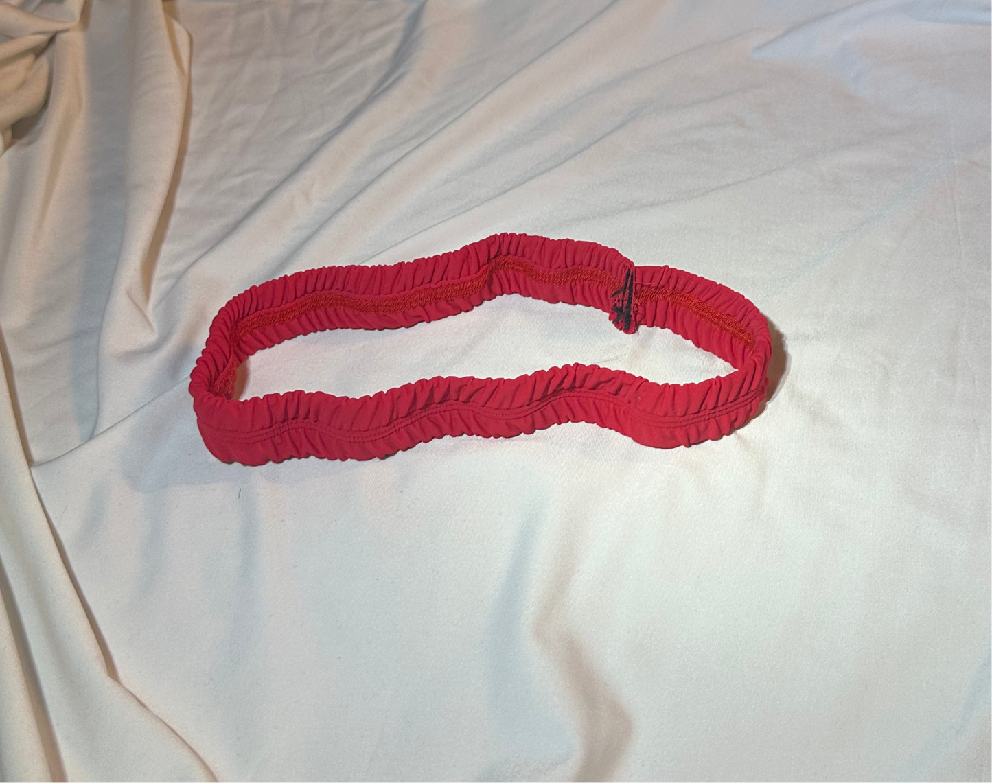 Thigh garters