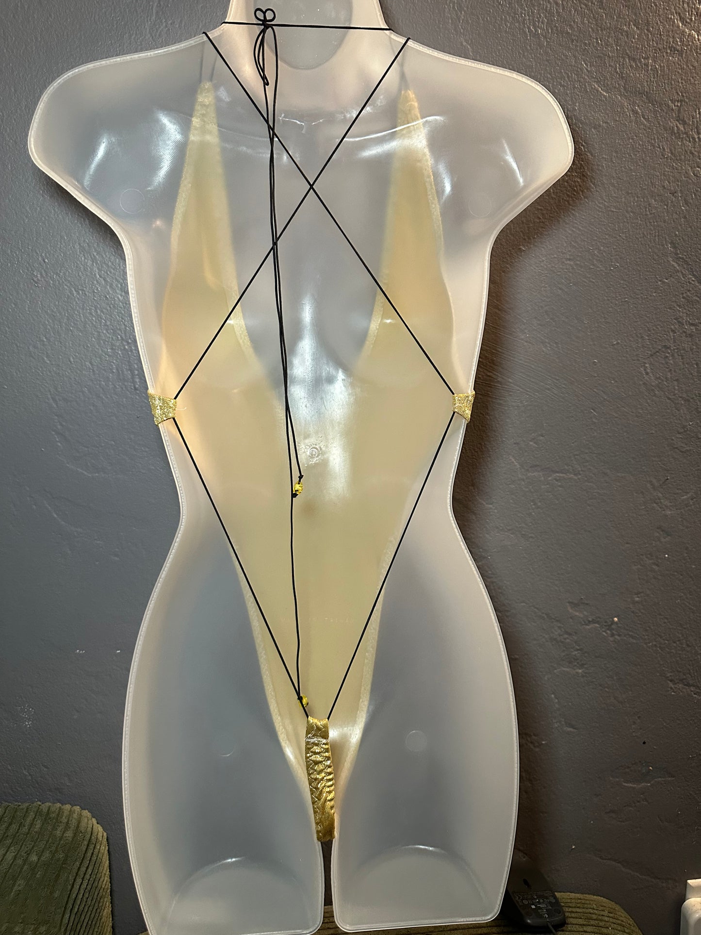 The Charlie One Piece, Gold
