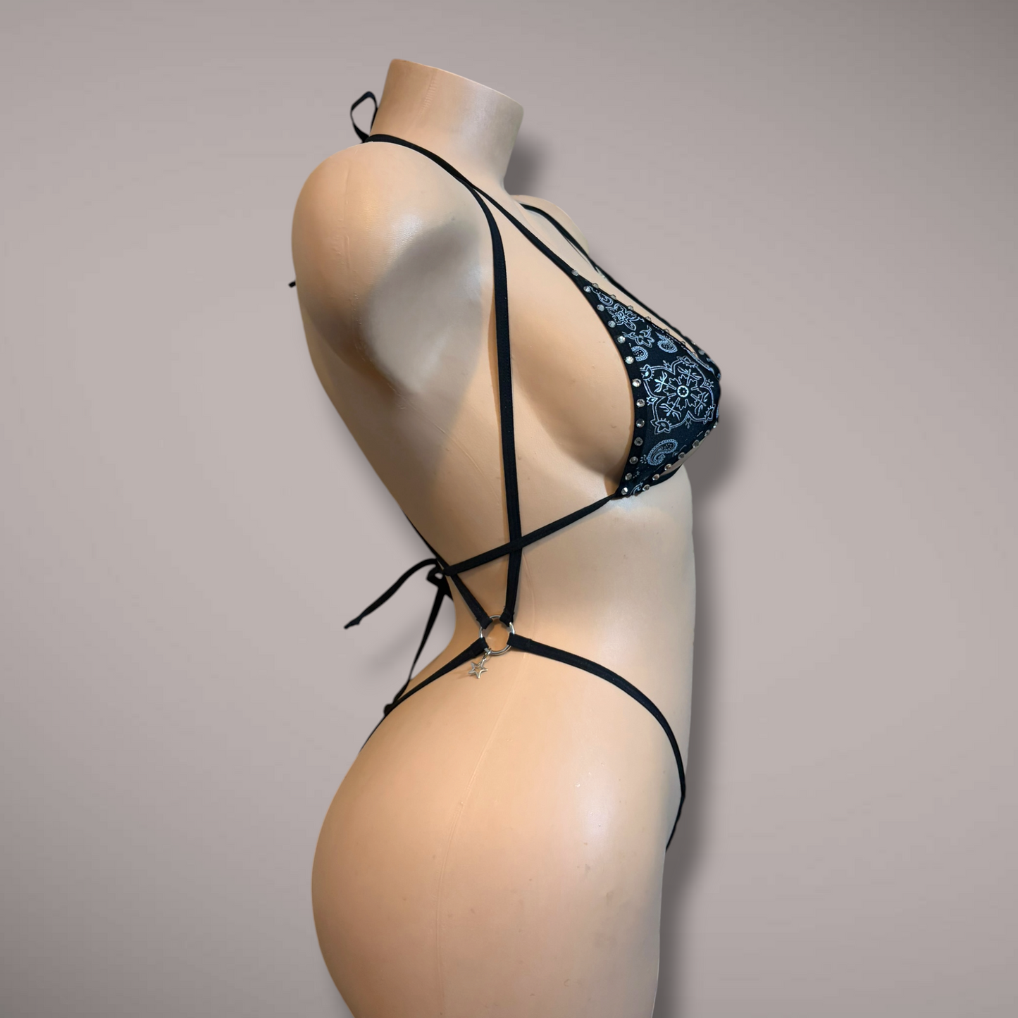 The Karma Black Paisley 2 Piece Slingshot Set