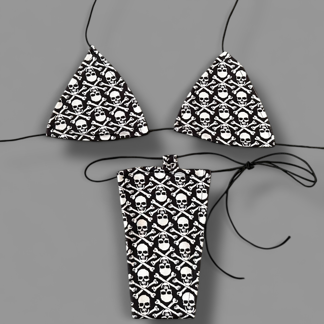 The Nova Microkini, Black and White Skull and Crossbones